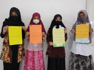 Siswa Spemdalas Bikin Ini untuk Persiapan Pameran