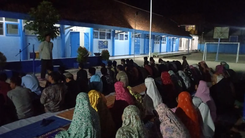 Cetak Generasi Gemar Ibadah, Smala Dukun Adakan Malam Bina Iman