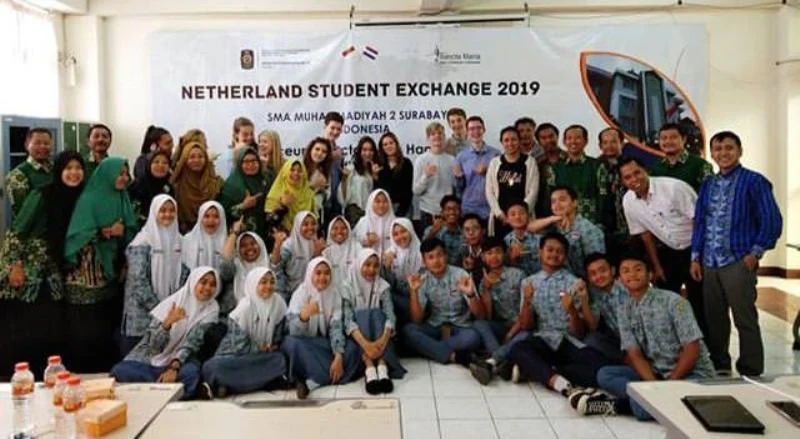 Murid Belanda Kunjungi Smamda, Diajari Membatik Begini Komentarnya