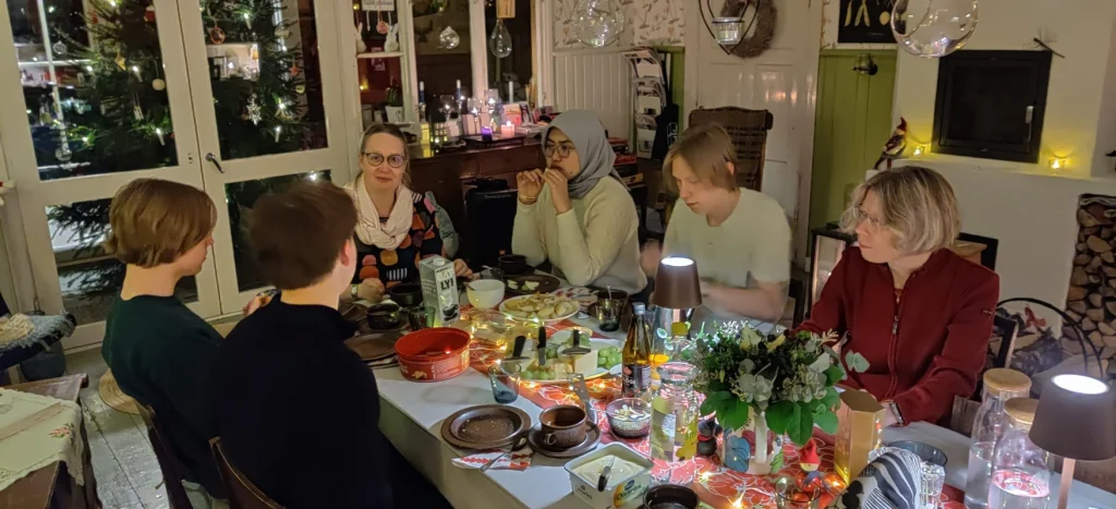 Jalani Puasa di Finlandia, Siswa Smamda Tak Kehilangan Momen Spesial Ramadhan Ini