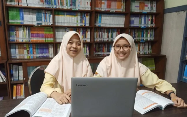 Siswa Smamda Sidoarjo Tampil di Forum Internasional