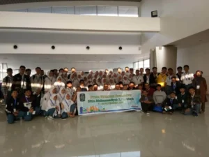 Rombongan Siswa Ini ke Singapura Kunjungi Empat Kampus Terkenal