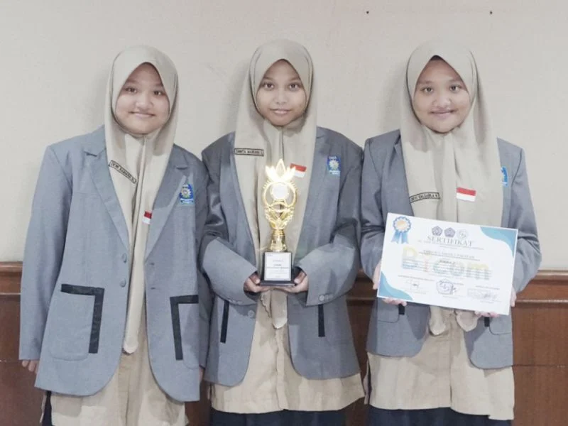 Tim Smamda Surabaya Sabet Juara 1 Video Edukasi Nasional