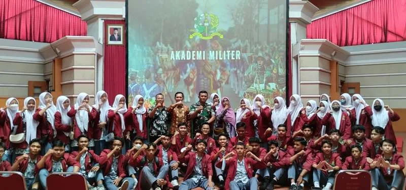 Siswa Smamga Jember Kunjungi Akmil