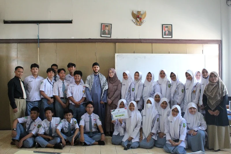 Warga Palestina Serahkan Dana Bantuan ke Lazismu