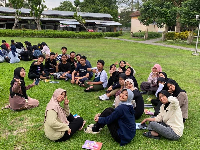 Ke Kampung Inggris, Siswa Smamga Belajar Dua Bahasa