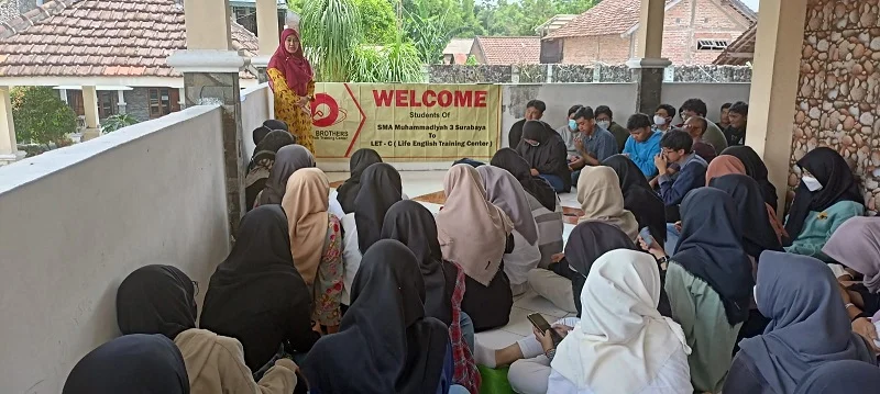 Siswa Smamga Isi Liburan ke Kampung Inggris Pare