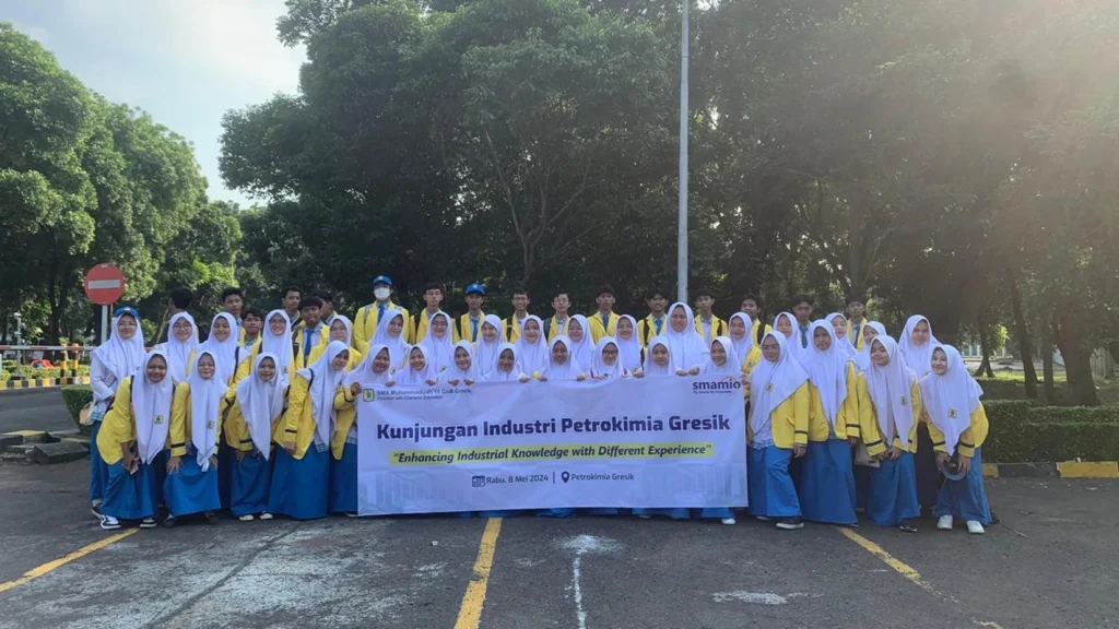 Siswa Smamio Kunjungan Industri ke PT Petrokimia Gresik