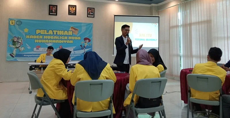 Tips Membangun Personal Branding Disampaikan di KM3 Smamio