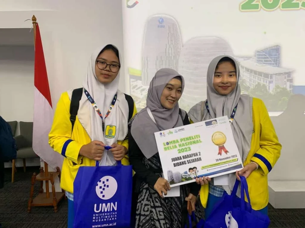 Tim Riset Smamio Juara Peneliti Belia Nasional