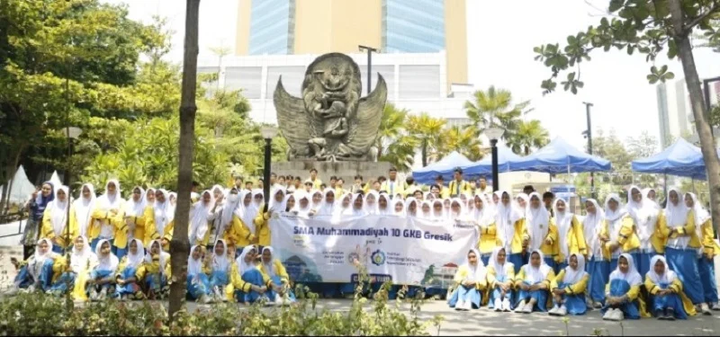 Siswa Smamio Campus Visit ke ITS dan Unair