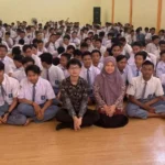 Pertama Kali Lihat Shalat Jamaah, Begini Komentar Sensei Jepang
