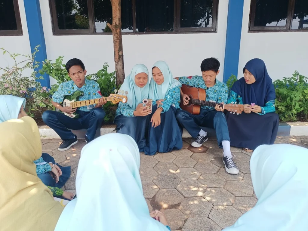Ekstra Band, Siswa Smamsi Nikmati Musik sebelum Liburan