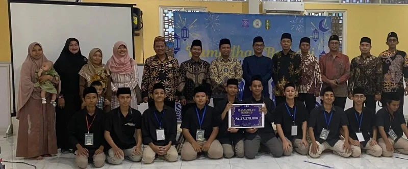 MBS Madinatul Ilmi Smamsatu Gresik Gelar Ramadhan Berbagi