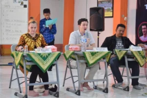 Cerdas Cermat Bahasa Inggris Ini Dapat Pujian Juri Asing