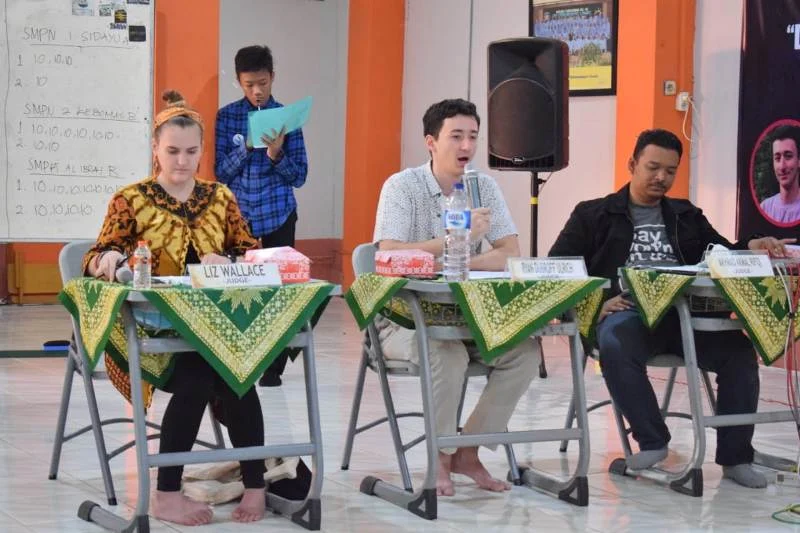 Cerdas Cermat Bahasa Inggris Ini Dapat Pujian Juri Asing