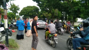 Kuatkan Kepedulian, IPM Smamsi Berbagi 300 Takjil