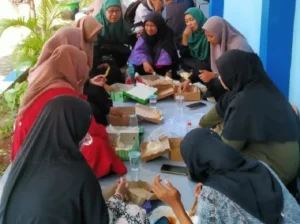 Peringati Isra Mikraj, Siswa Smamsi Tukar-menukar Nasi Kotak