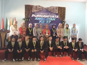 Pertunjukan Seni Meriahkan Purnawiyata Angkatan Ke-37 Smamti Genteng