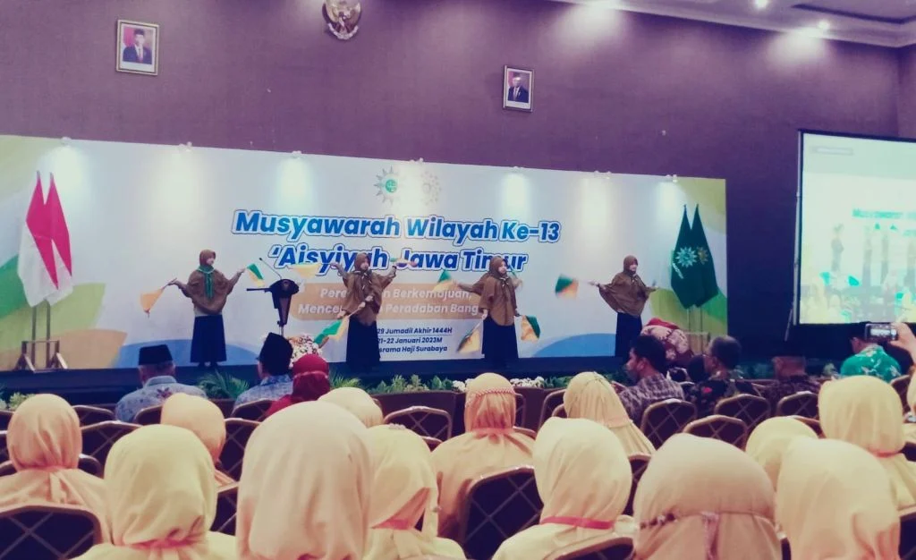 Parade Semaphore Pandu HW Tampil Lincah di Panggung Musywil Aisyiyah Jatim