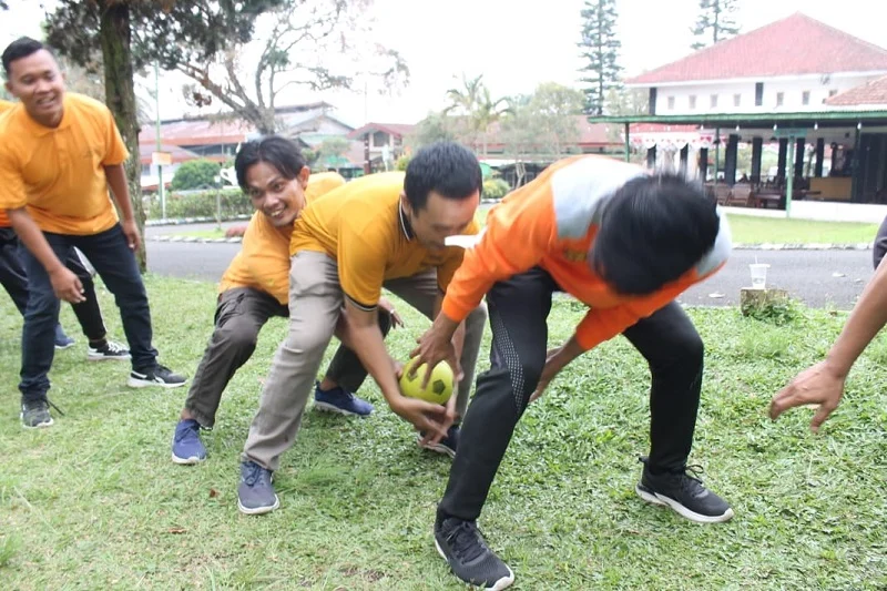 Ketika Guru Spemdalas Adu Kecepatan di Soccer Game
