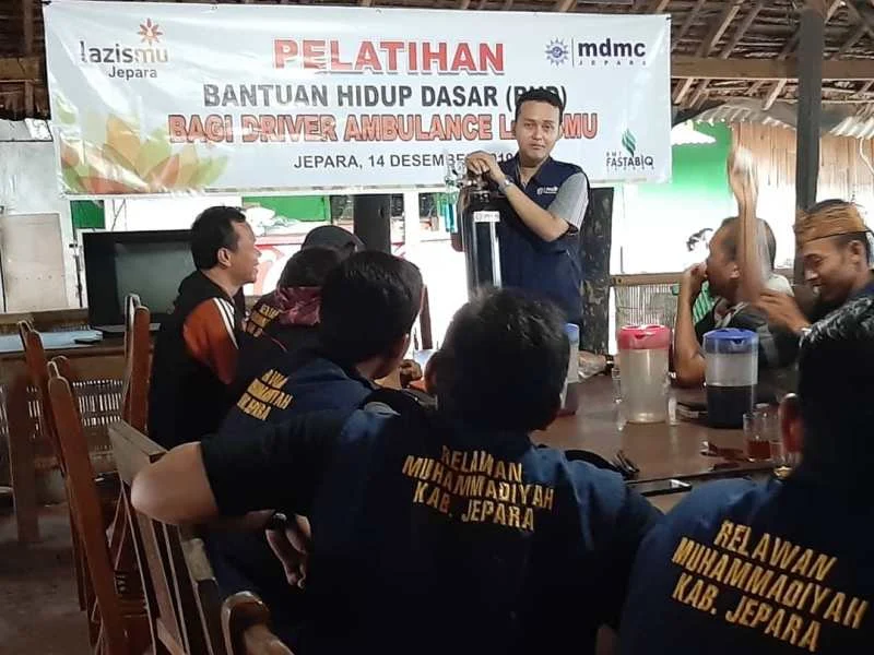 Sopir Ambulan Lazismu Tak Hanya Trampil Setir Mobil, Juga Kuasai Tiga Hal Ini