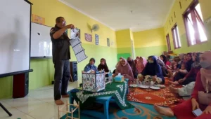 Wali Siswa TK Aisyiyah 11 Giri Ikuti Sosialisasi Damar Kurung