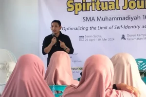 Guru Spemdalas Beri Tips Menulis di Suju Smamio