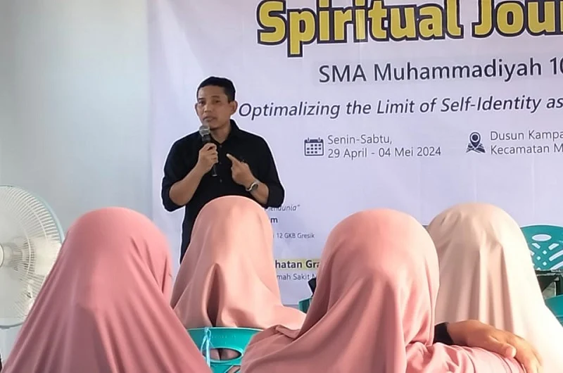 Guru Spemdalas Beri Tips Menulis di Suju Smamio