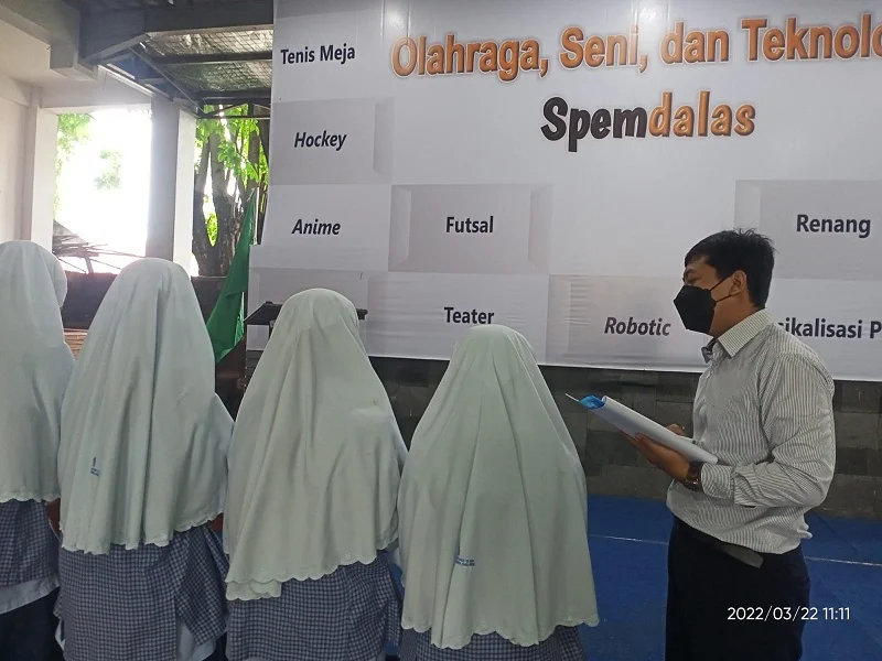 Jadi Bekal Hidup, Siswa Spemdalas Uprak Shalat Jenazah