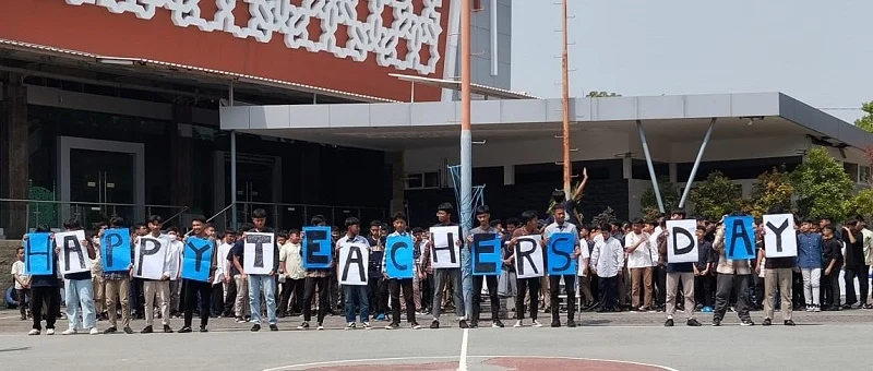 Siswa Spemdalas Beri Kejutan untuk Guru di Hari Spesial Ini