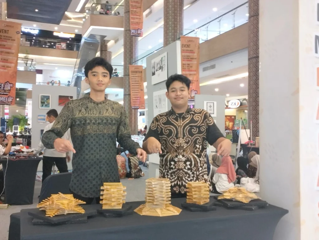 Nirmana Trimarta dan Pameran Lukisan Meriah SFCF