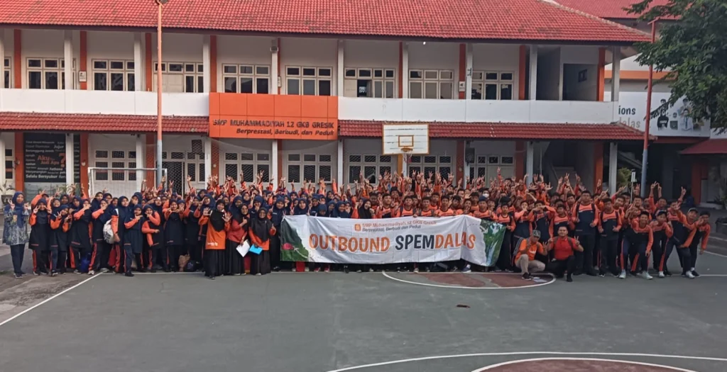 Siswa Spemdalas Outbound di Bernah de Vallei Pacet