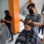 Rapikan Rambut Siswa, Spemdalas Datangkan Tukang Cukur