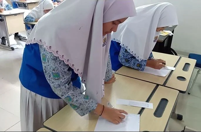 Ulangan Harian Metode Ular, Siswa Bisa Mencocokkan Jawaban Sendiri dan Memberi Nilai Sendiri