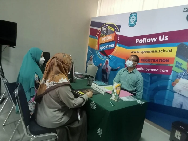 Ambil Rapor, Orangtua Siswa Spemma Manfaatkan Layanan Konselor