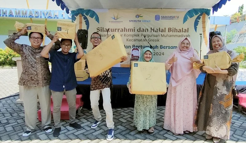 Guru Spemutu Raih Doorprize di Halalbihalal