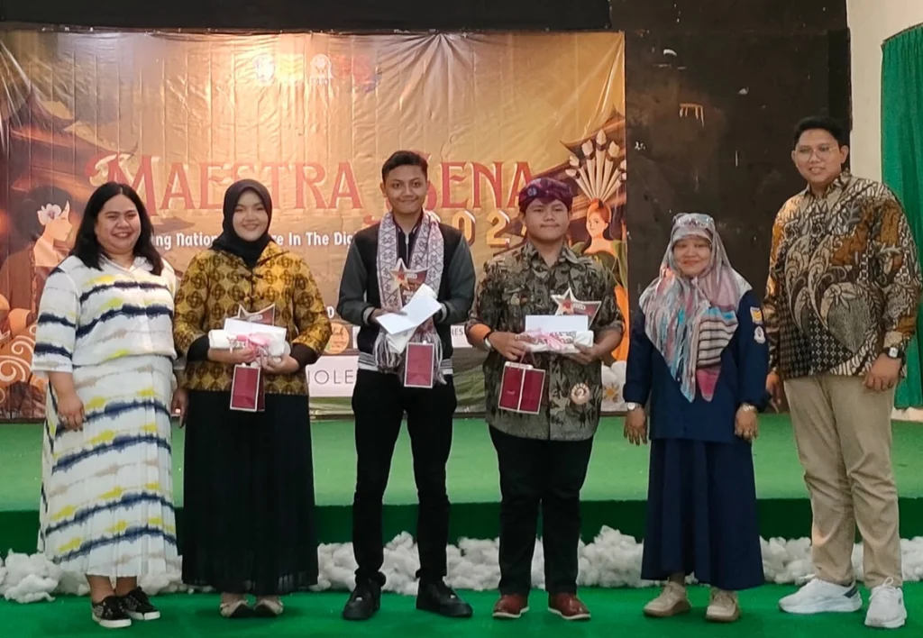 Siswa Spemutu Juara III Maestra Sena di Smanema