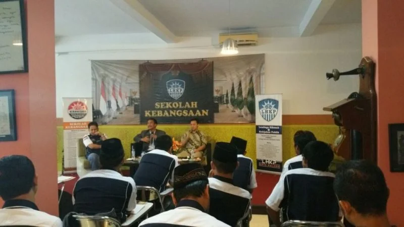 Sempat Digoda, Anggota DPR RI Ini Sebut Beberapa Kebijakan Pemerintah Terkontaminasi Kepentingan Luar