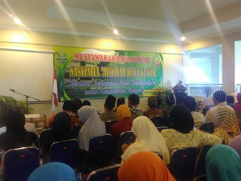 Peran Ganda Nasyiah:  Gerakkan Organisasi,  juga Dampingi Suami