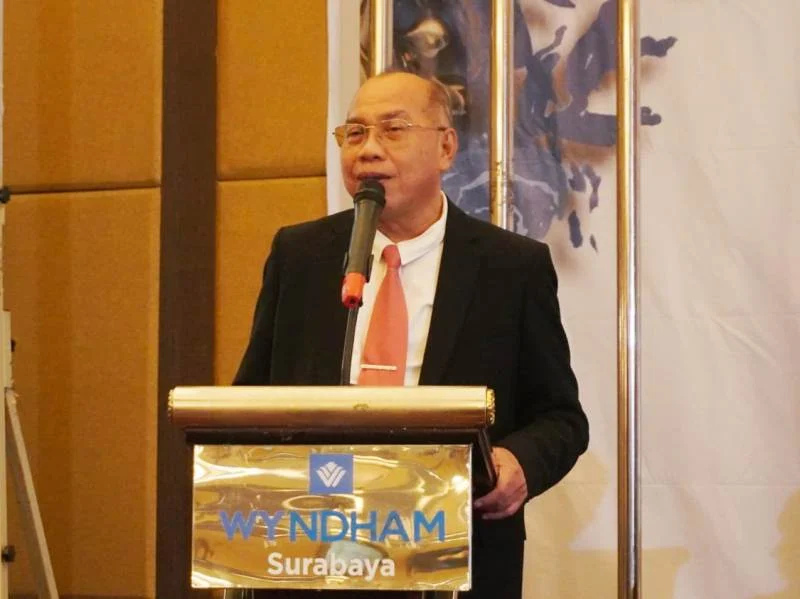 15 Dokter Baru Dikukuhkan, Rektor UM Surabaya Sampaikan Tiga Pesan