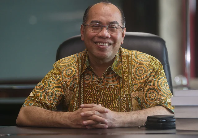 Khotbah Idul Fitri Dr dr Sukadiono di Masjid Sabilillah PCM Tandes Surabaya