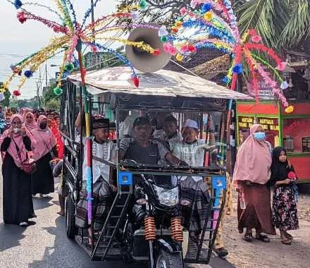 Semarakkan Muktamar, Madrasah Ini Gelar Arakan Sunatan Massal
