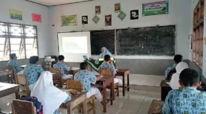Pengawas Datang Mendadak, Begini Respon Guru saat Supervisi