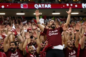 Hukum Menjamak Shalat karena Nonton Bola di Stadion