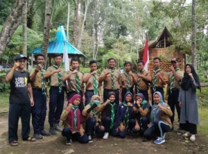 Survival Camp, dari Jalan Kaki 10 Km hingga Tangkap Ular