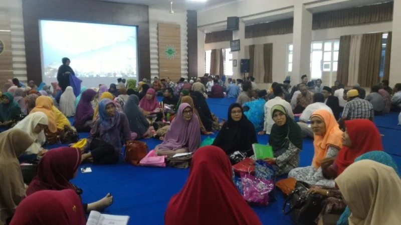 Di Usianya ke-60, Mujiyem Begitu Semangat Belajar al-Qur’an