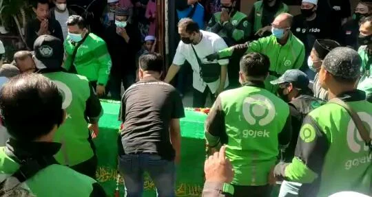 Cabut Susuk Pengasihan, Kisah Lain Relawan MCCC