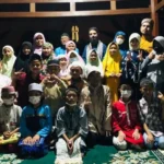 Terjebak Macet, Syaikh Palestina Terpaksa Naik Motor