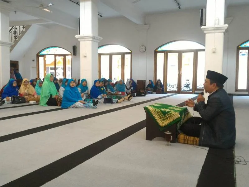 Boleh atau Tidak Berdoa dengan Bertawasul pada Amal Shaleh?